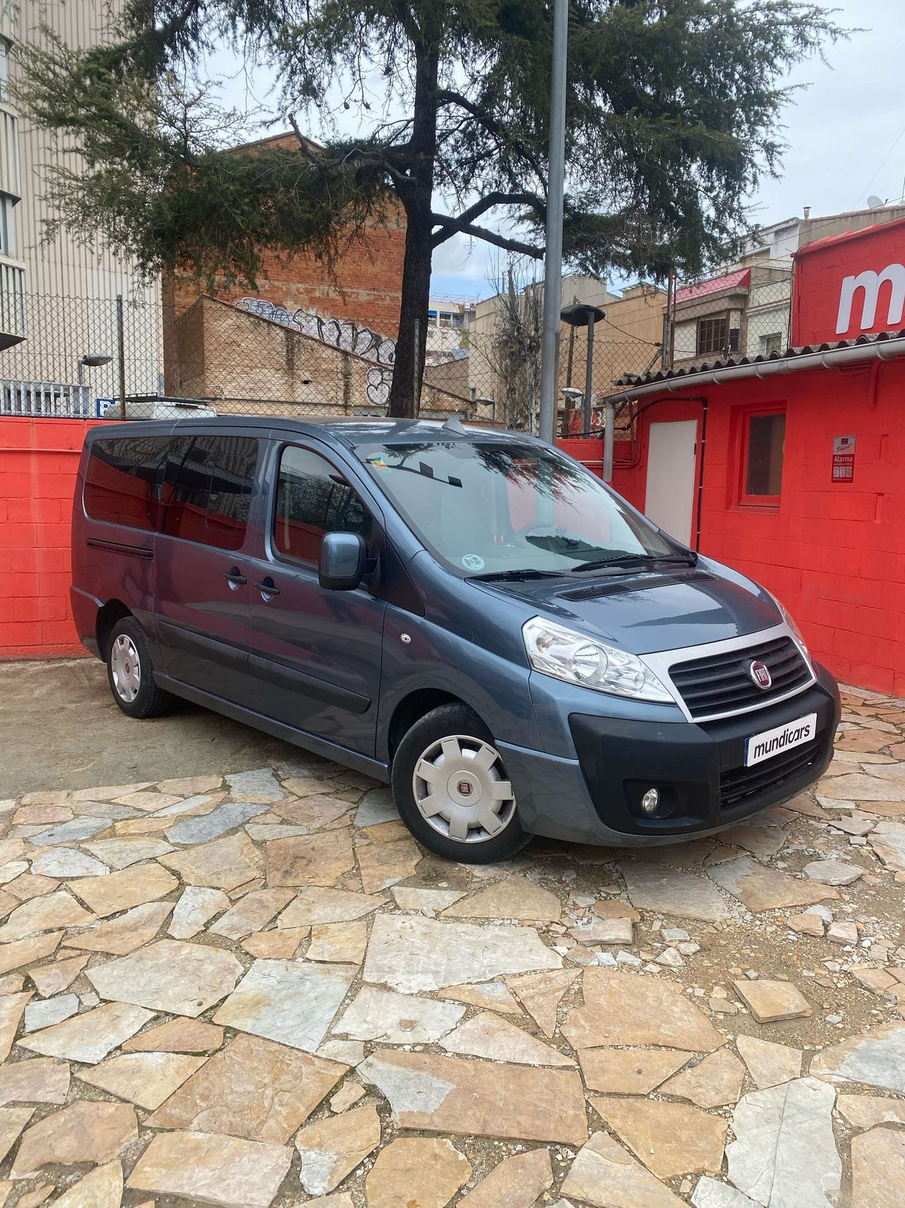 Fiat Scudo 2.0 JTDM Panorama Family L2H1 130 Multijet  - Foto 3