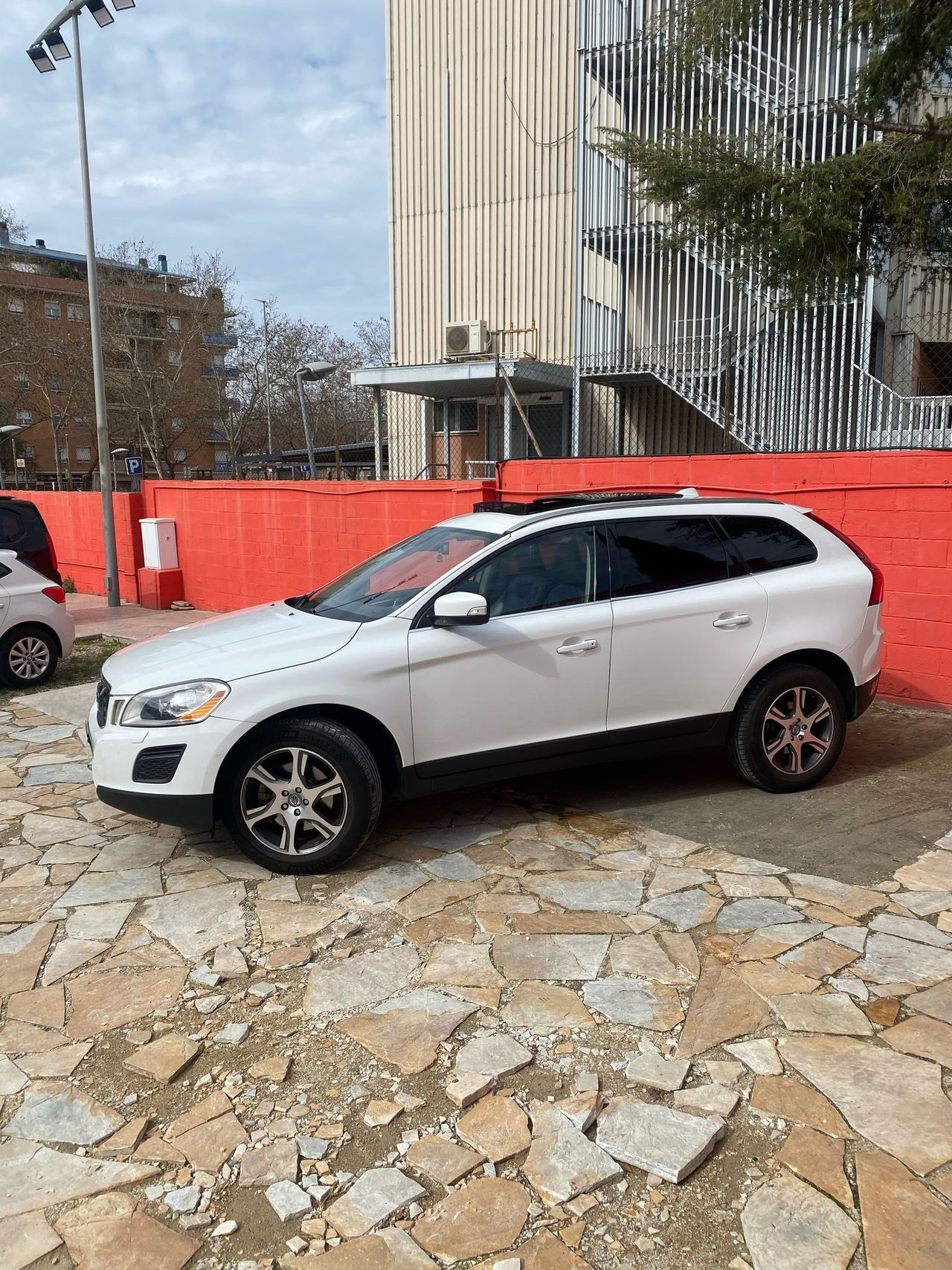 Volvo XC60 2.0 D3 Momentum Auto - Foto 8