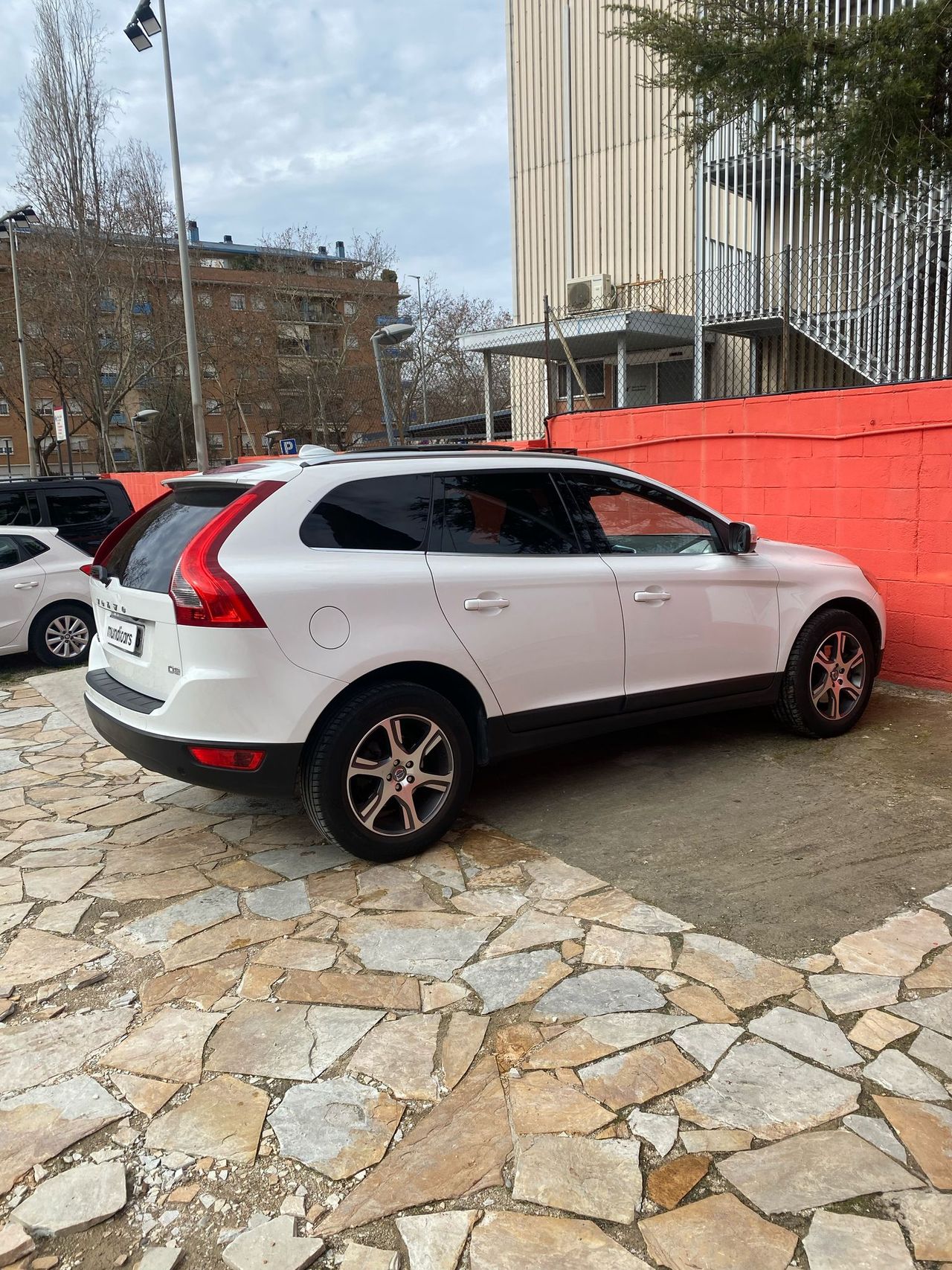 Volvo XC60 2.0 D3 Momentum Auto - Foto 13