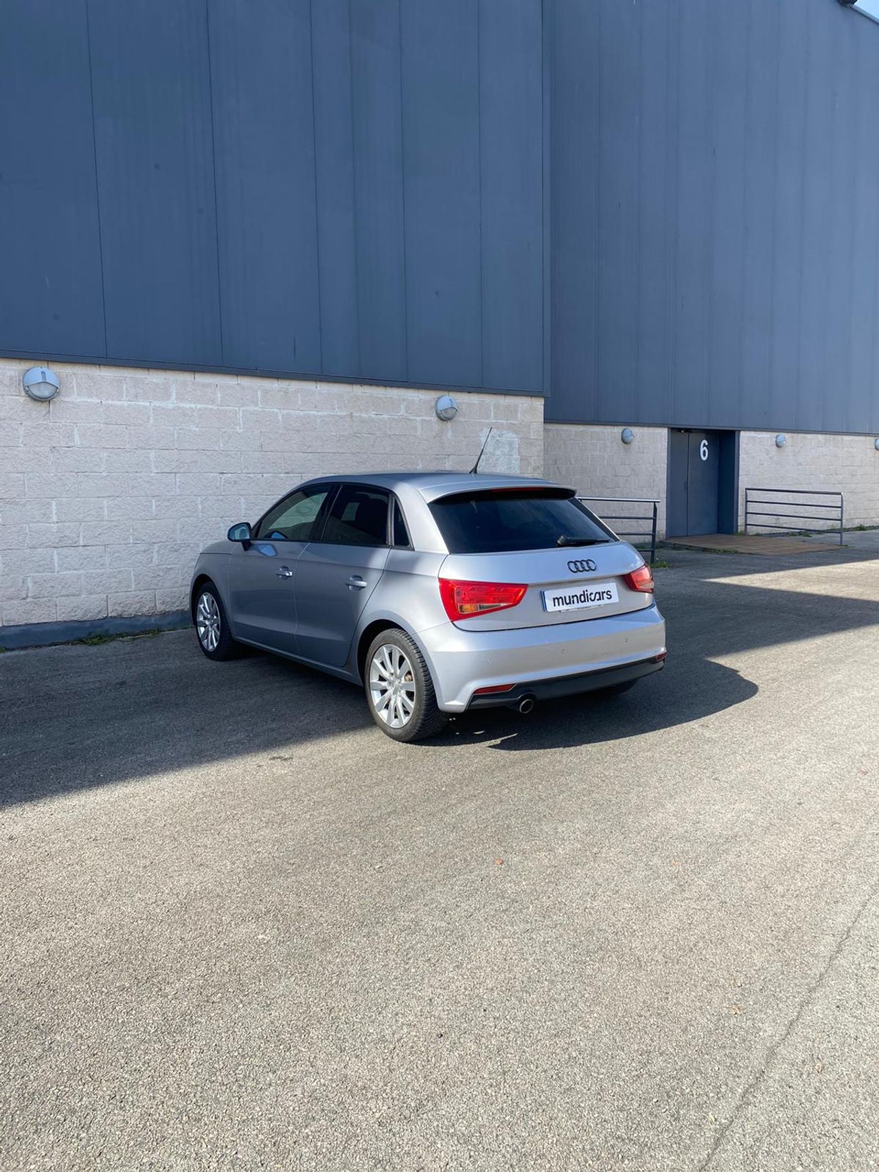 Audi A1 Sportback 1.6 TDI Attraction - Foto 8