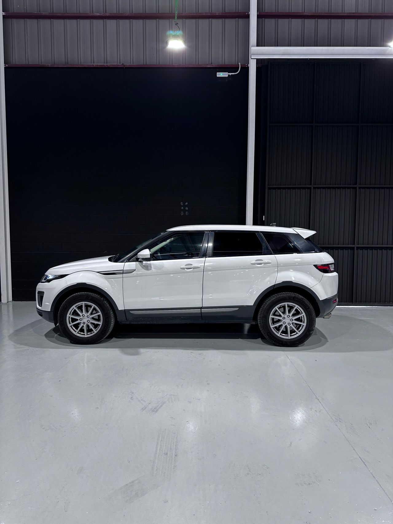 Land-Rover Range Rover Evoque 2.0L eD4 Diesel 150CV 4x2 SE - Foto 6