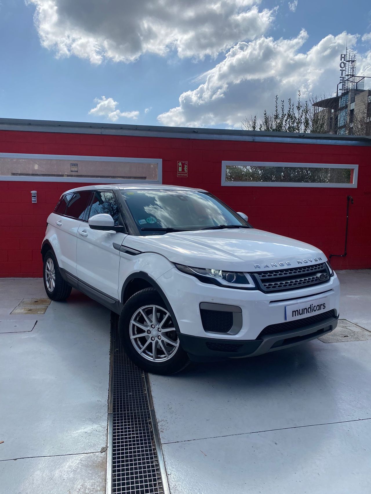 Land-Rover Range Rover Evoque 2.0L eD4 Diesel 150CV 4x2 SE - Foto 4