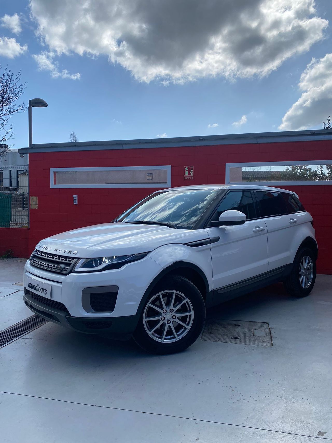 Land-Rover Range Rover Evoque 2.0L eD4 Diesel 150CV 4x2 SE - Foto 6