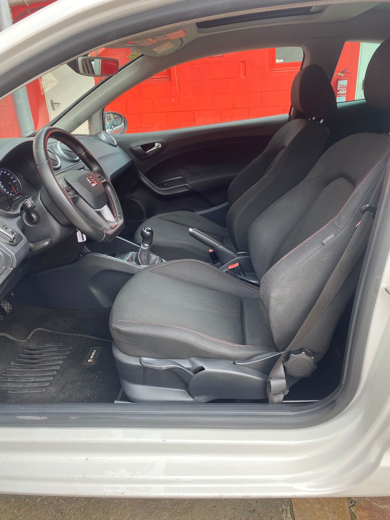 Seat Ibiza SC 1.4 TDI 105cv FR - Foto 18