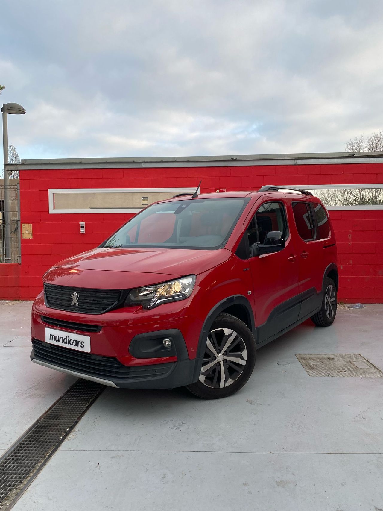 Peugeot Rifter GT Line Standard PureTech 81kW - Foto 6