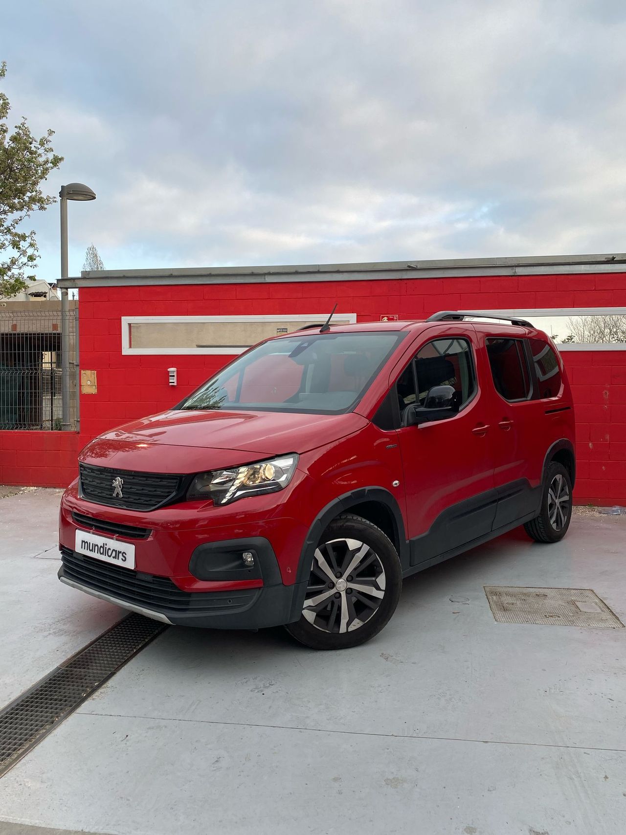 Peugeot Rifter GT Line Standard PureTech 81kW - Foto 8