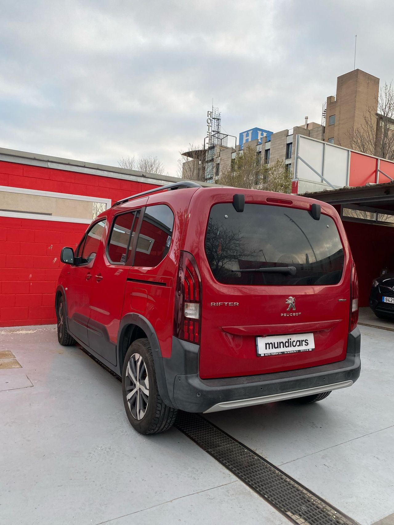 Peugeot Rifter GT Line Standard PureTech 81kW - Foto 12