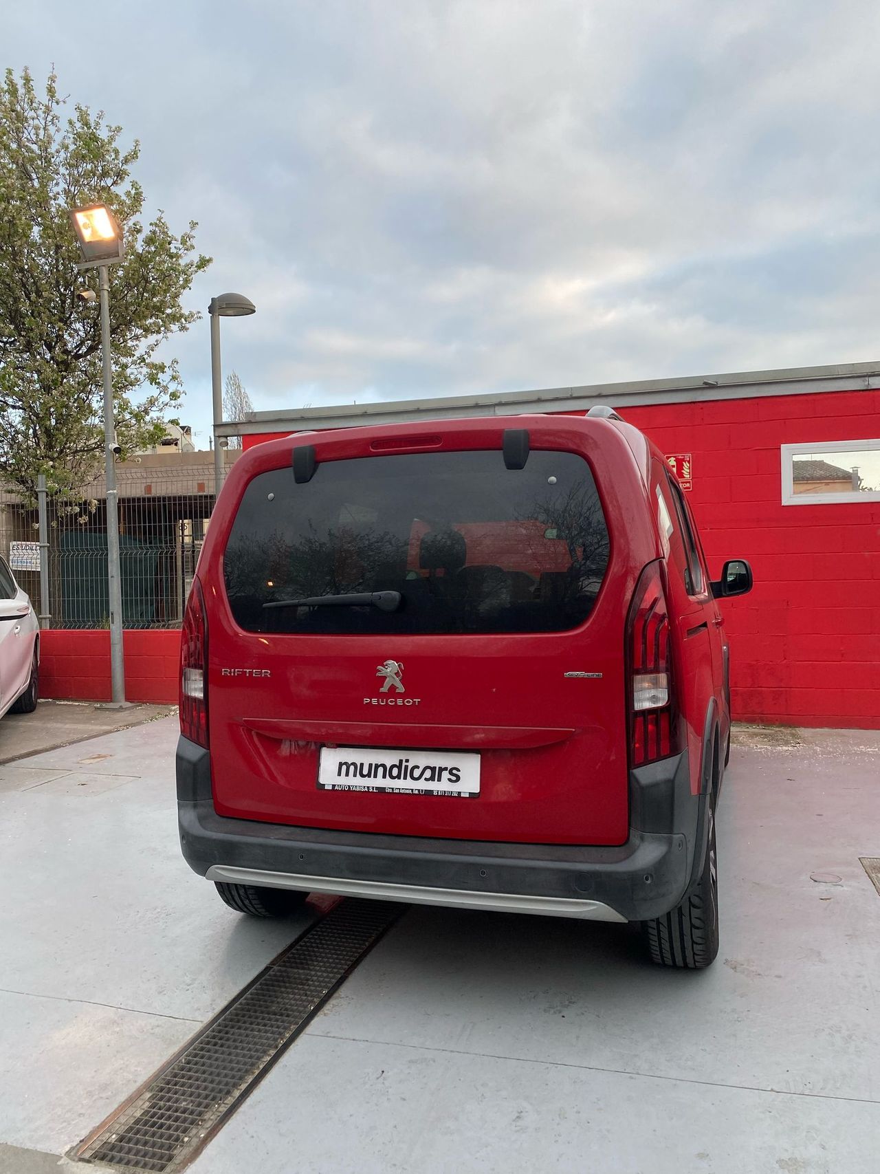 Peugeot Rifter GT Line Standard PureTech 81kW - Foto 10