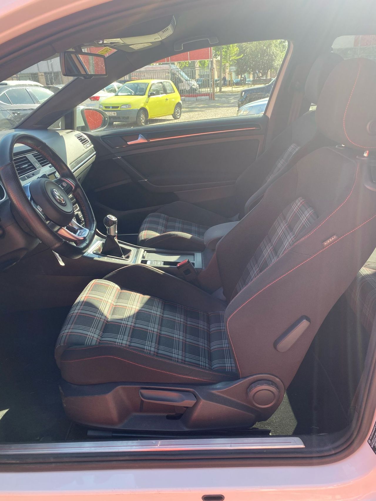Volkswagen Golf GTI 2.0 TSI 220CV BMT - Foto 11