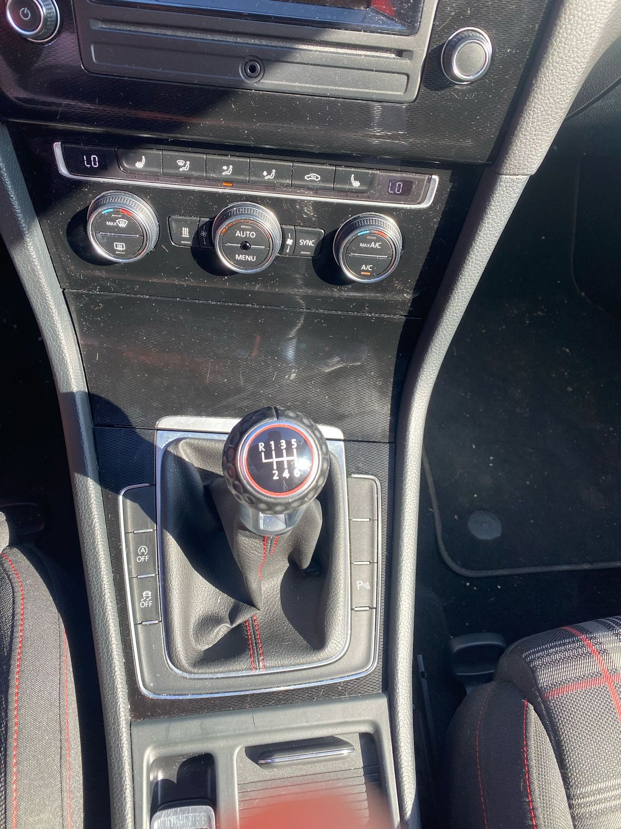 Volkswagen Golf GTI 2.0 TSI 220CV BMT - Foto 14