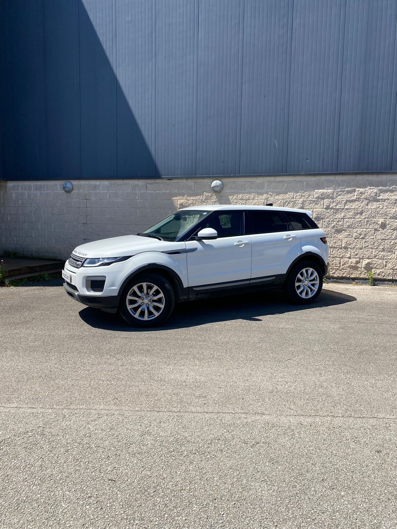 Land-Rover Range Rover Evoque 2.0L eD4 Diesel 110kW 4x2 SE Dynamic - Foto 5