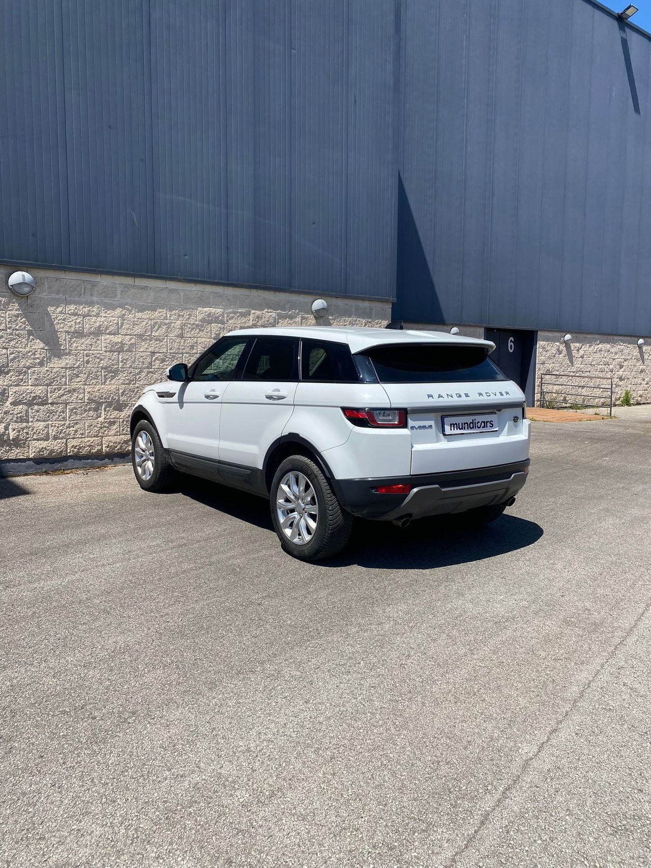 Land-Rover Range Rover Evoque 2.0L eD4 Diesel 110kW 4x2 SE Dynamic - Foto 8