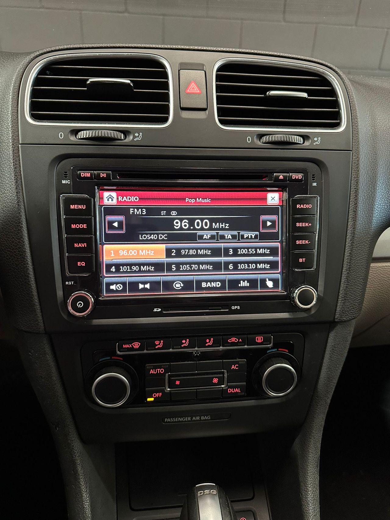 Volkswagen Golf 1.6 TDI 105 DSG Advance BMotion Tech - Foto 16