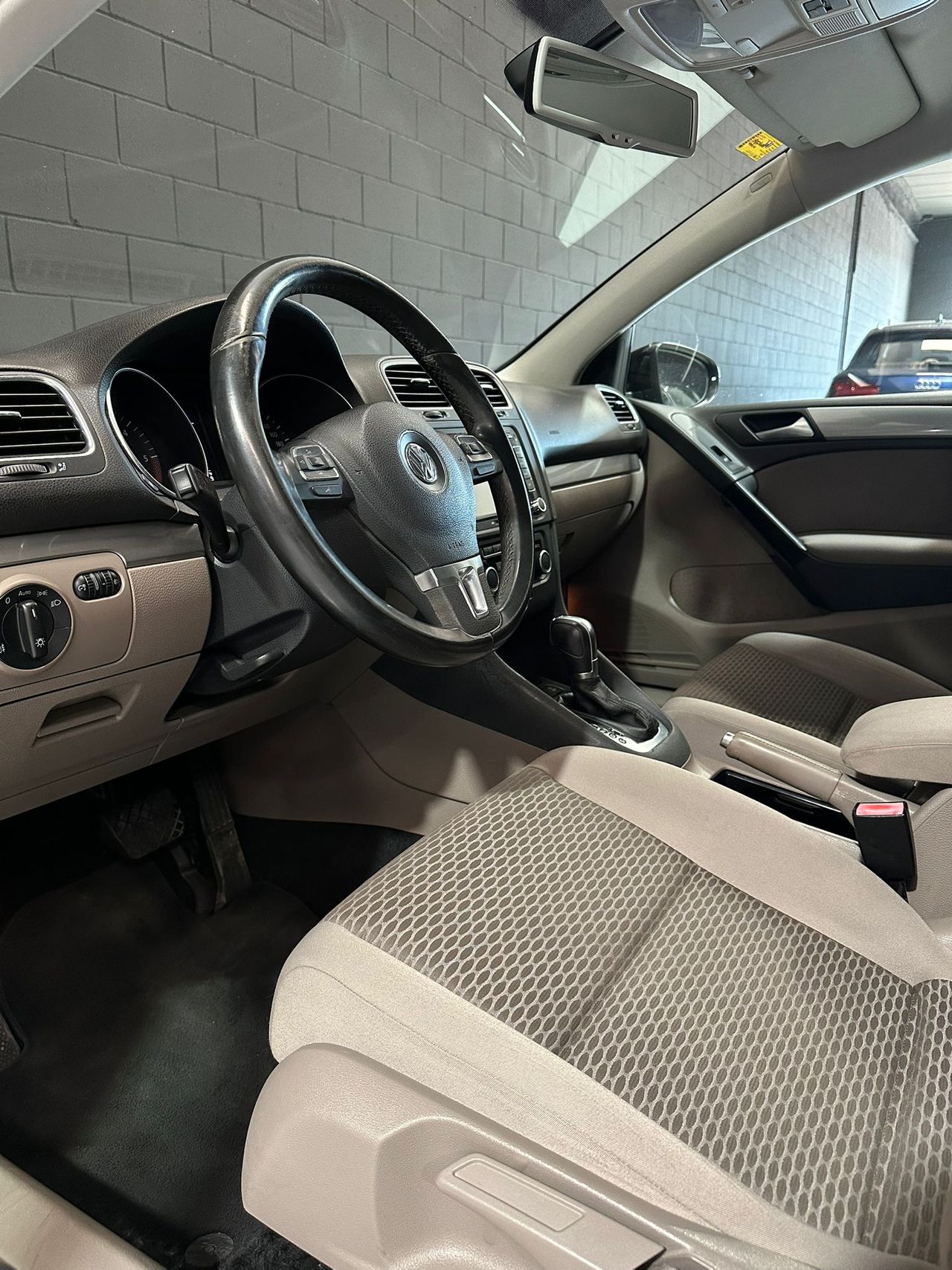 Volkswagen Golf 1.6 TDI 105 DSG Advance BMotion Tech - Foto 13