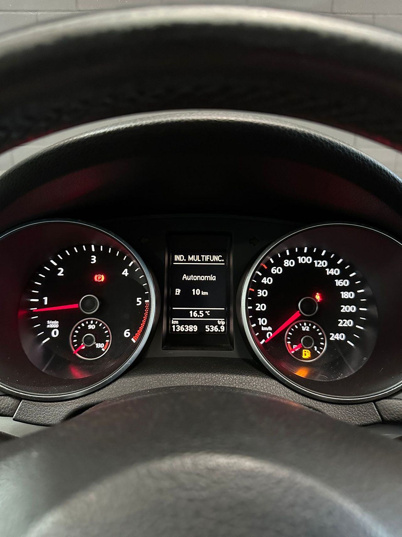 Volkswagen Golf 1.6 TDI 105 DSG Advance BMotion Tech - Foto 15