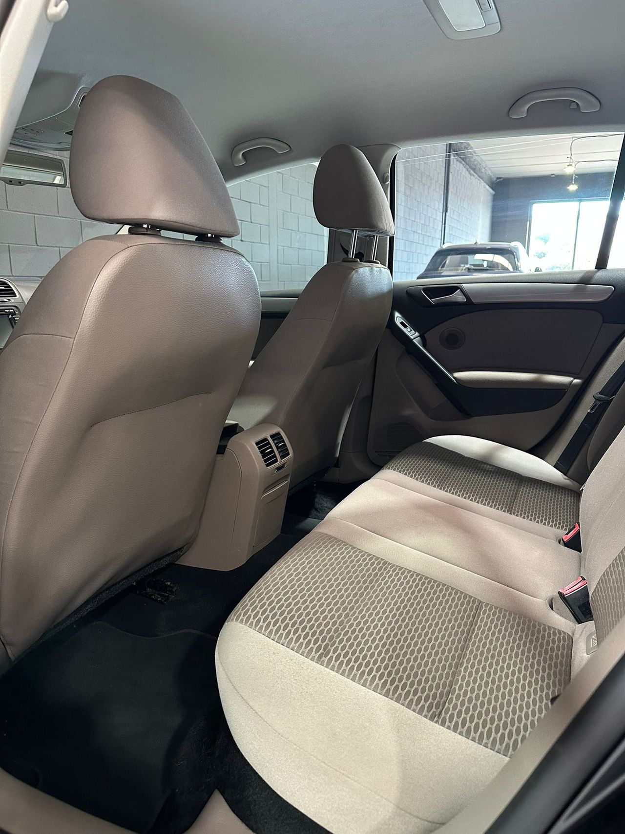 Volkswagen Golf 1.6 TDI 105 DSG Advance BMotion Tech - Foto 11