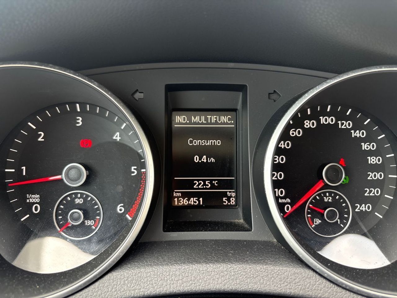 Volkswagen Golf 1.6 TDI 105 DSG Advance BMotion Tech - Foto 14