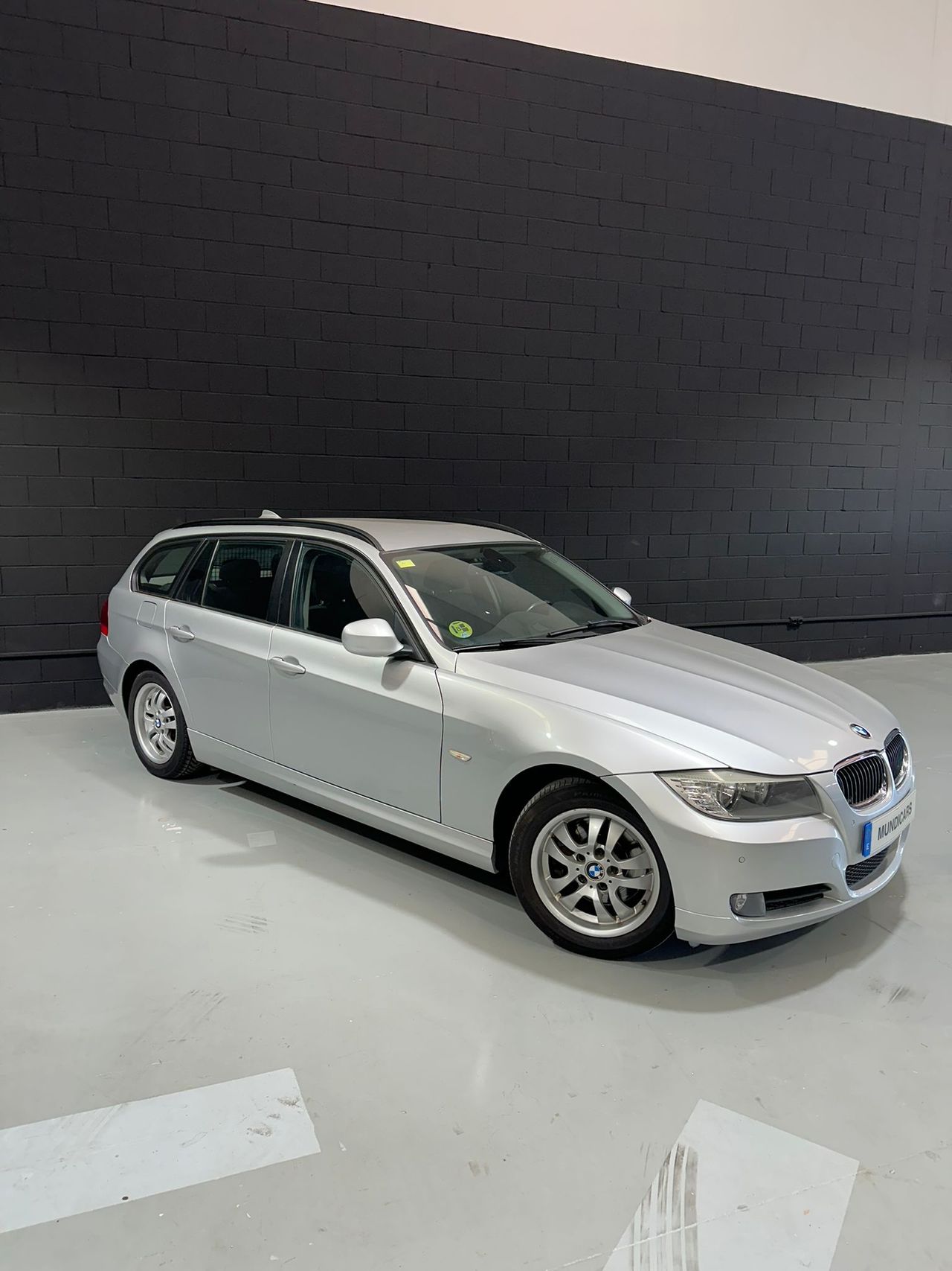 BMW Serie 3 318d Auto Touring - Foto 3
