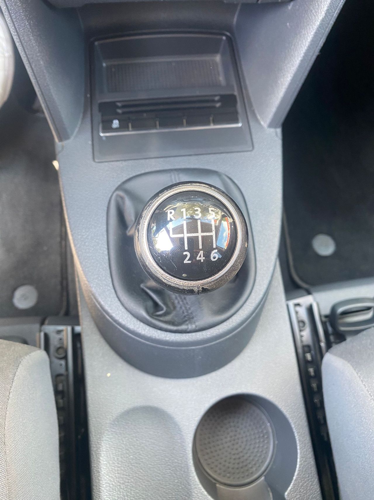 Volkswagen Touran 2.0 TDI 140cv Advance - Foto 19