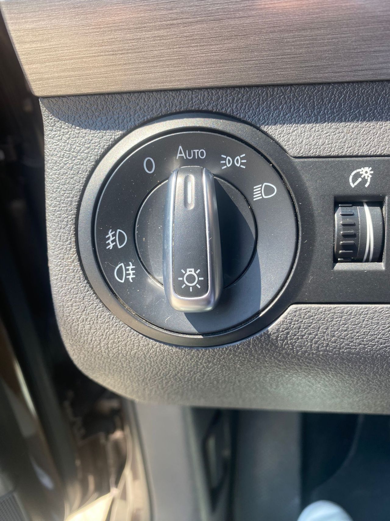 Volkswagen Touran 2.0 TDI 140cv Advance - Foto 14