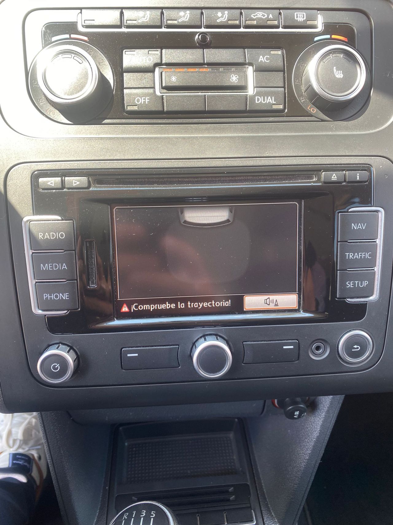 Volkswagen Touran 2.0 TDI 140cv Advance - Foto 23