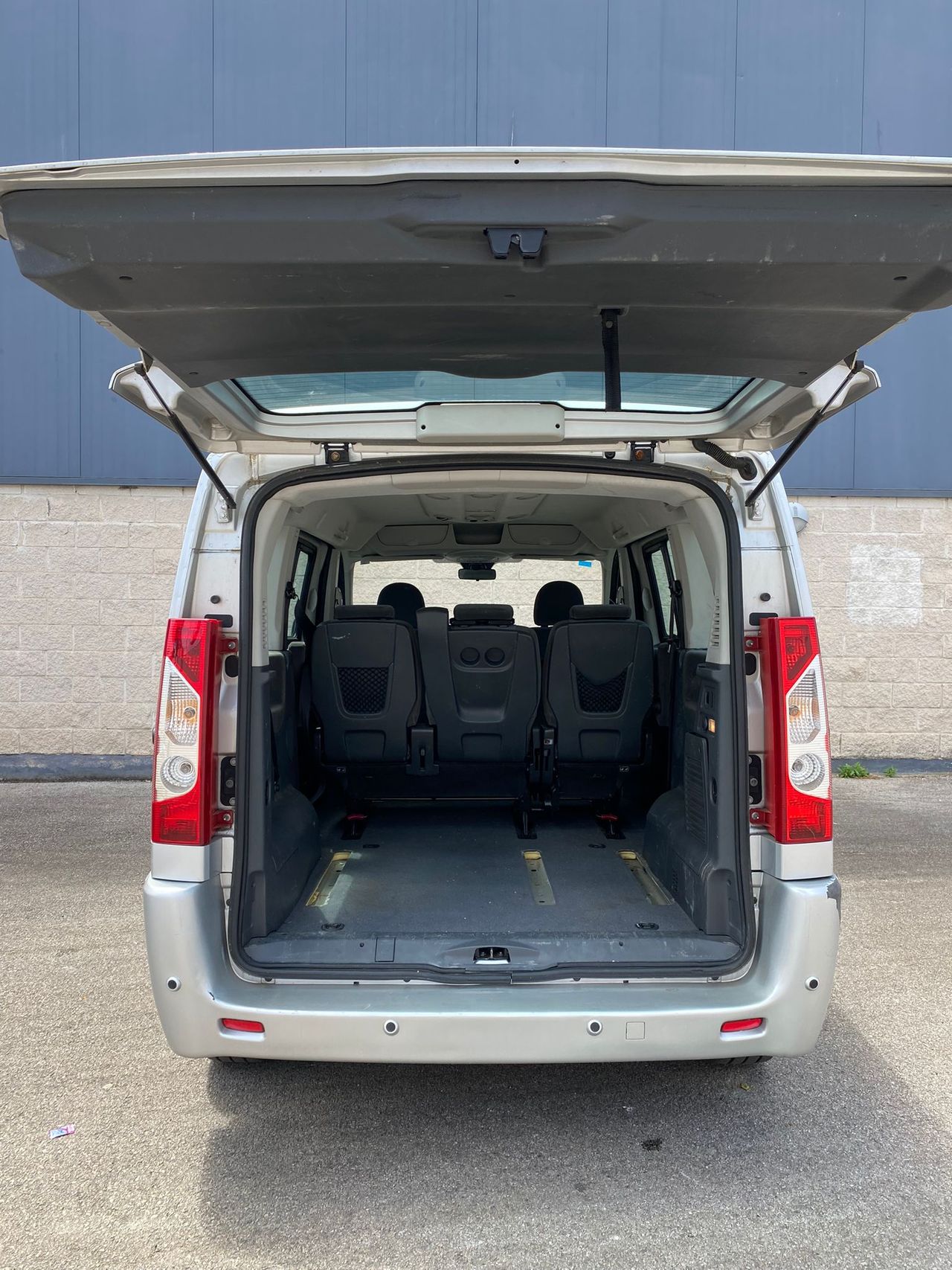 Fiat Scudo 2.0 JTDM Panorama Executive L1H1 130 Multijet  - Foto 10