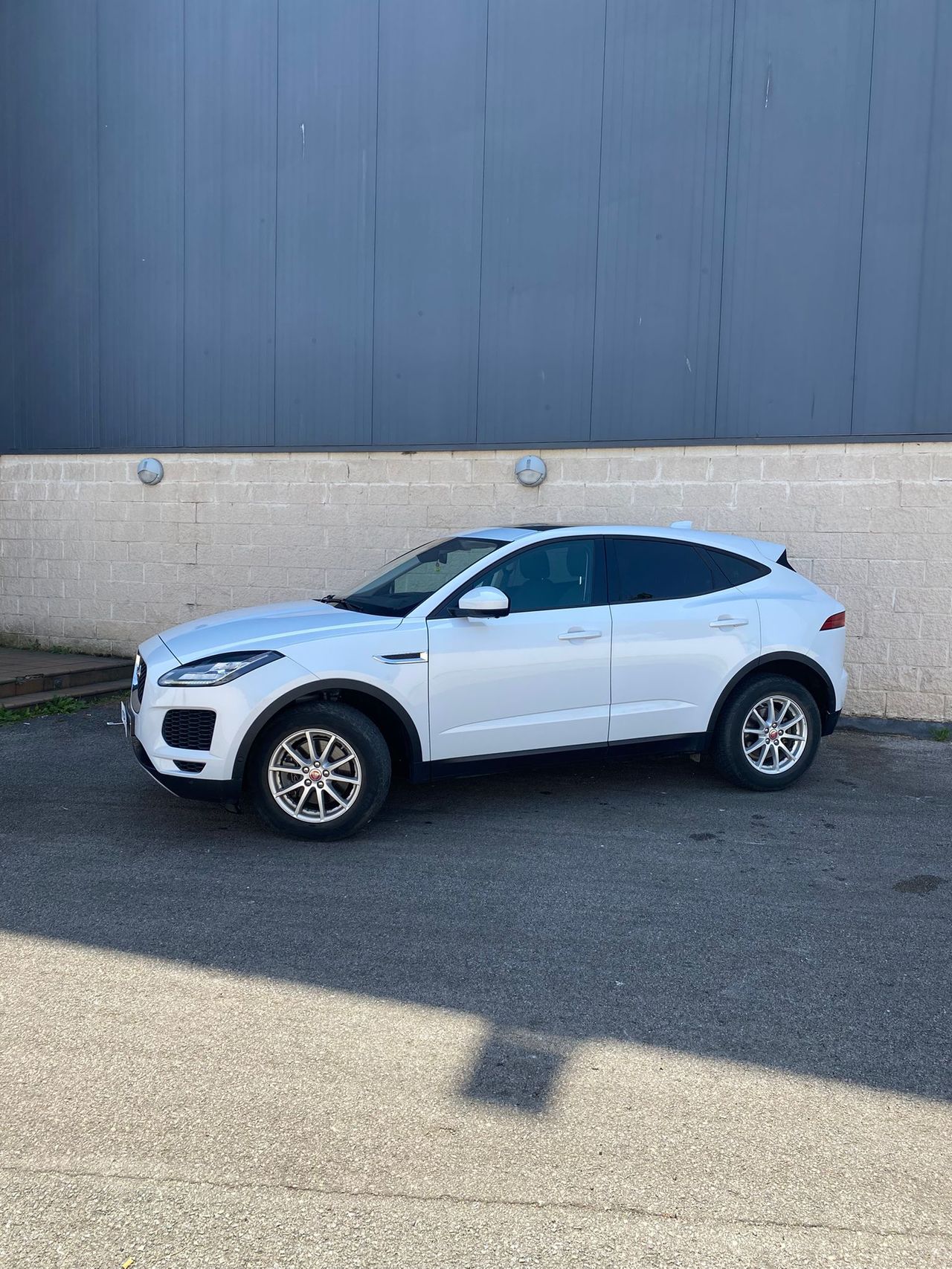 Jaguar E-Pace 2.0D 110kW R-Dynamic SE 4WD Auto - Foto 6