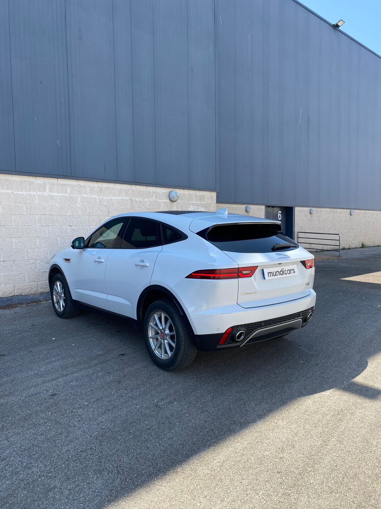 Jaguar E-Pace 2.0D 110kW R-Dynamic SE 4WD Auto - Foto 8