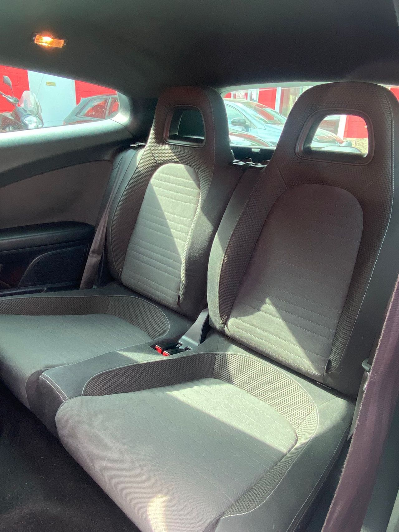 Volkswagen Scirocco 2.0 TSI 210cv - Foto 14