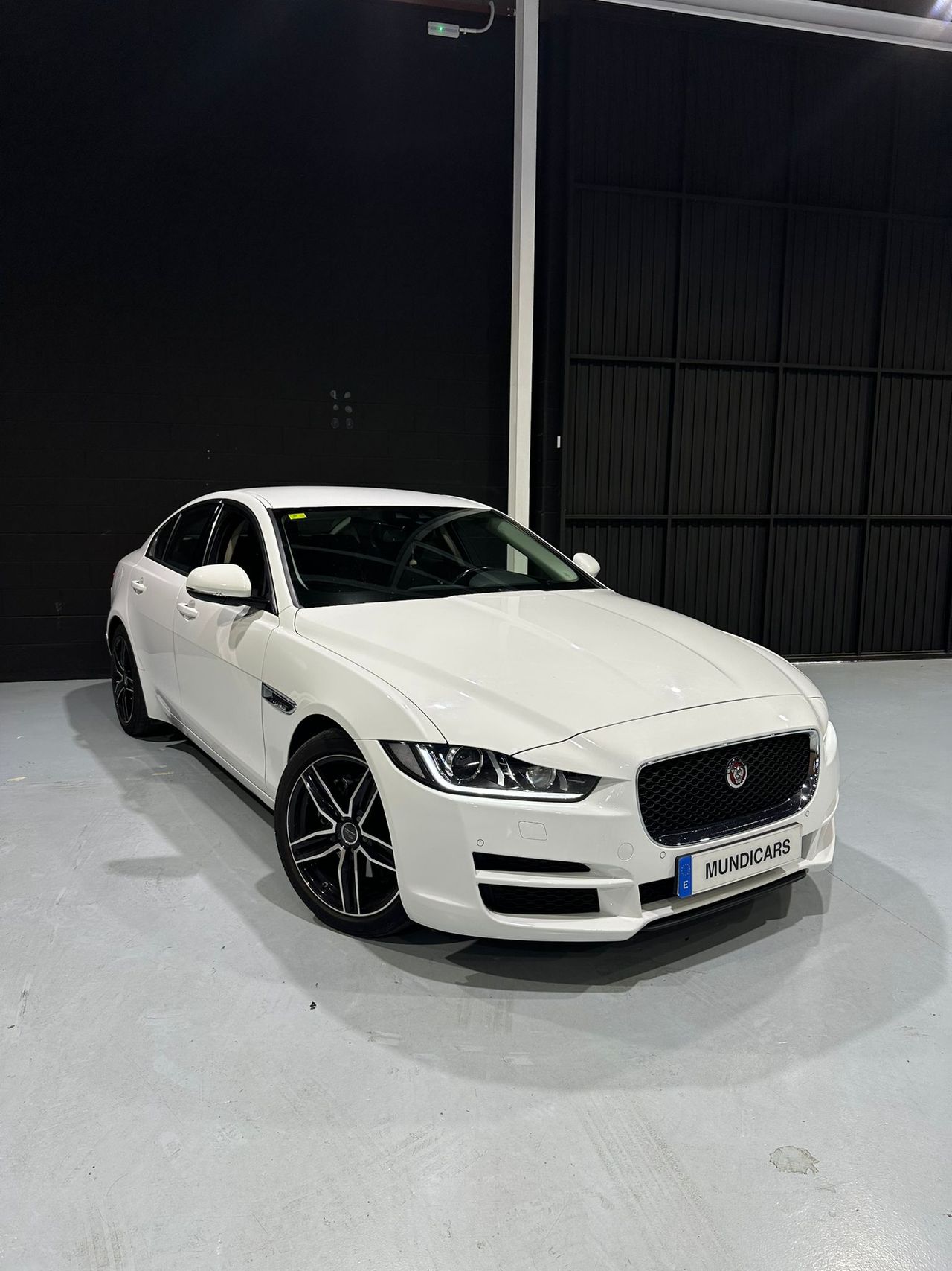 Jaguar XE 2.0 AJ200D Diesel Auto RWD XE Prestige - Foto 8