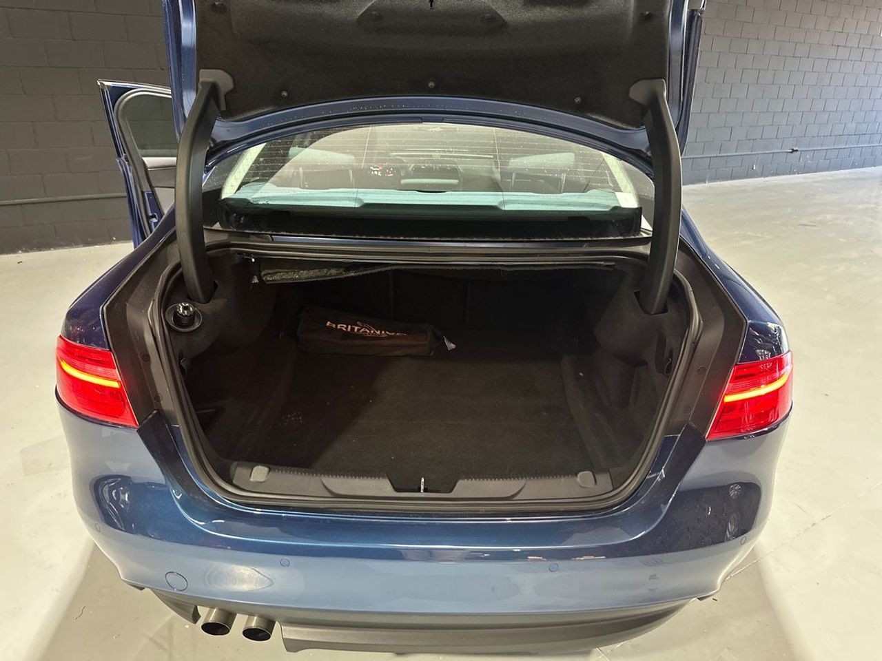 Jaguar XE 2.0 AJ200D Diesel RWD 180cv XE-Pure - Foto 19