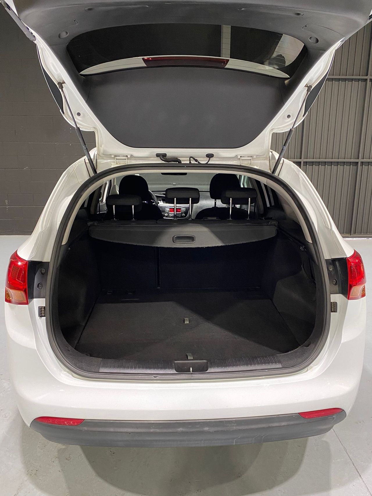 Kia Ceed 1.6 CRDi VGT 110CV Concept - Foto 9