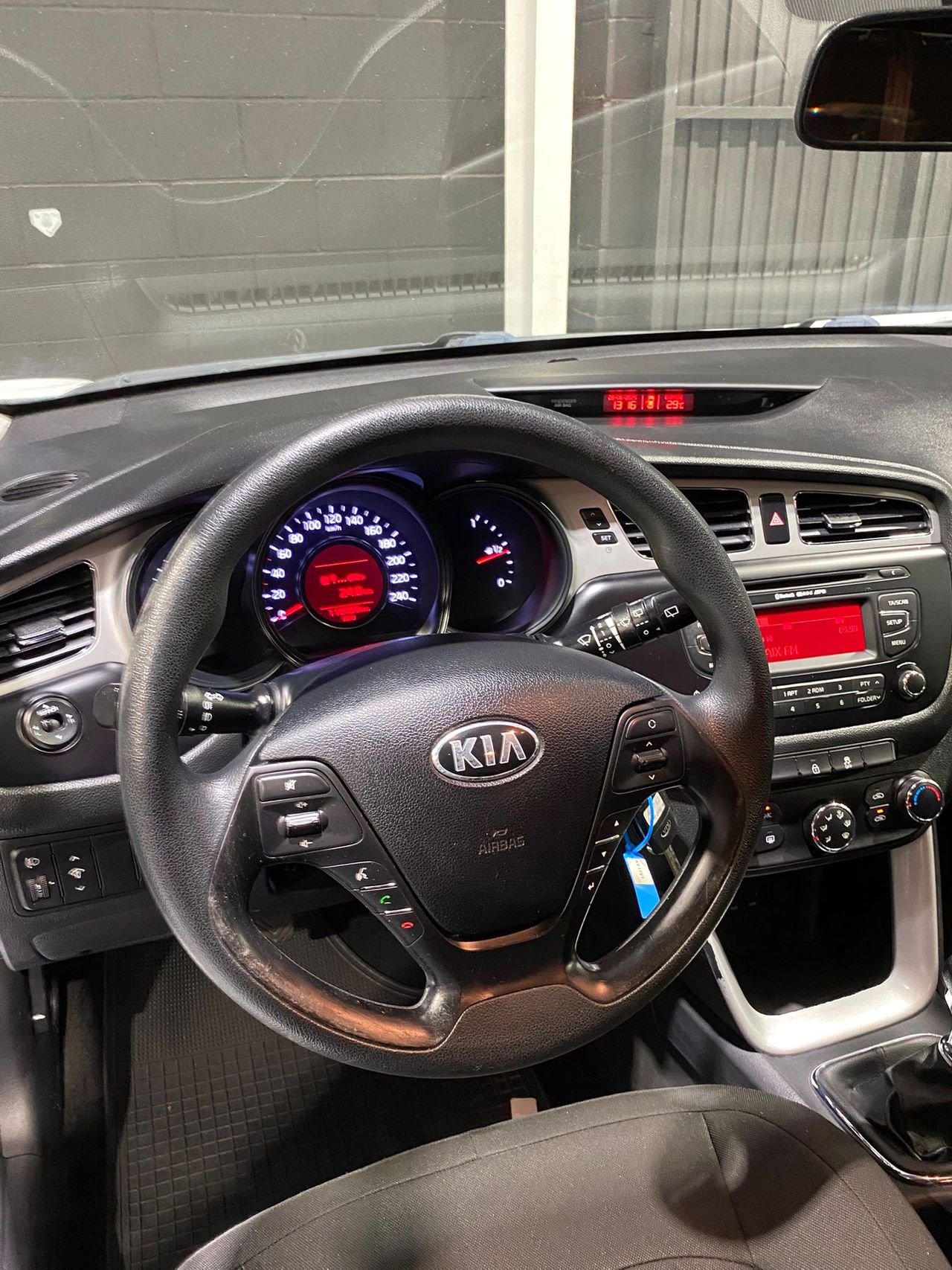 Kia Ceed 1.6 CRDi VGT 110CV Concept - Foto 13