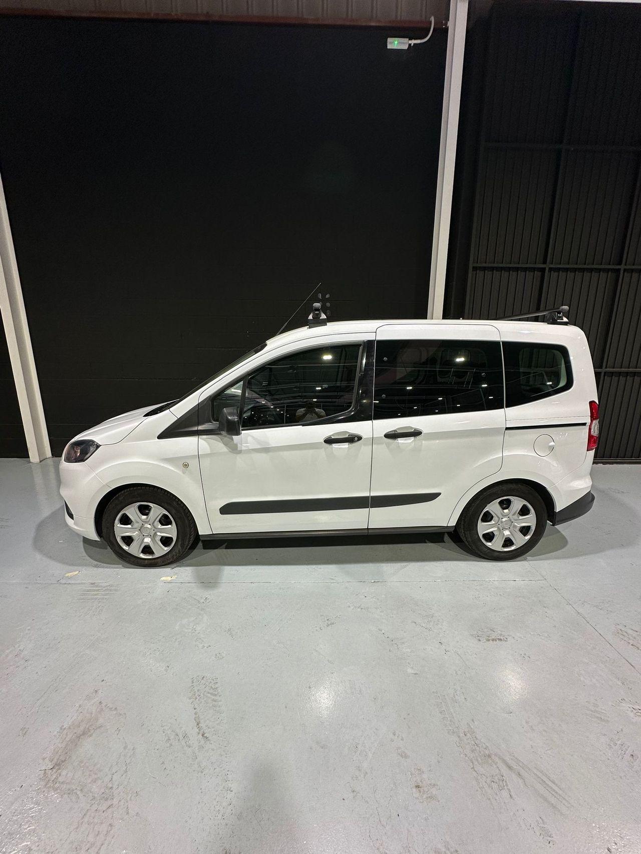 Ford Tourneo Courier 1.0 EcoBoost 74kW (100CV) Ambiente - Foto 6