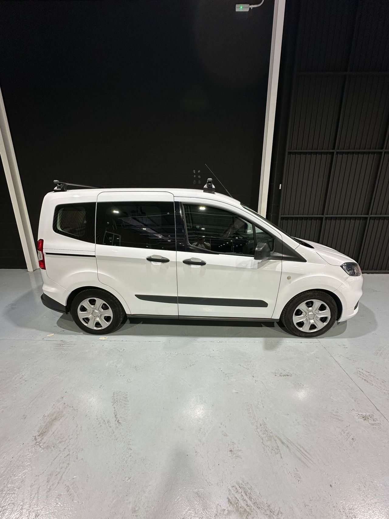 Ford Tourneo Courier 1.0 EcoBoost 74kW (100CV) Ambiente - Foto 7