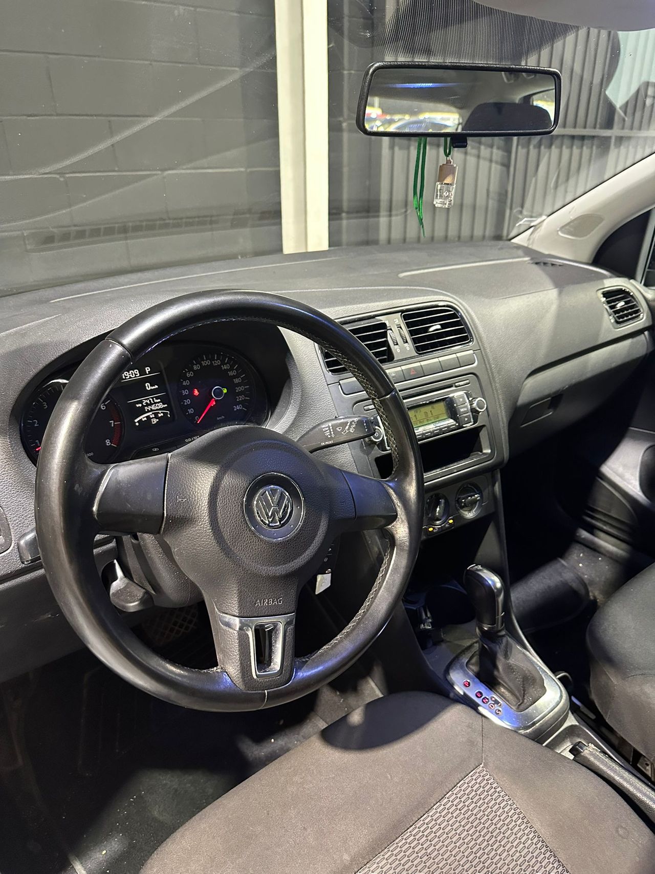 Volkswagen Polo 1.4 85cv DSG Advance - Foto 14