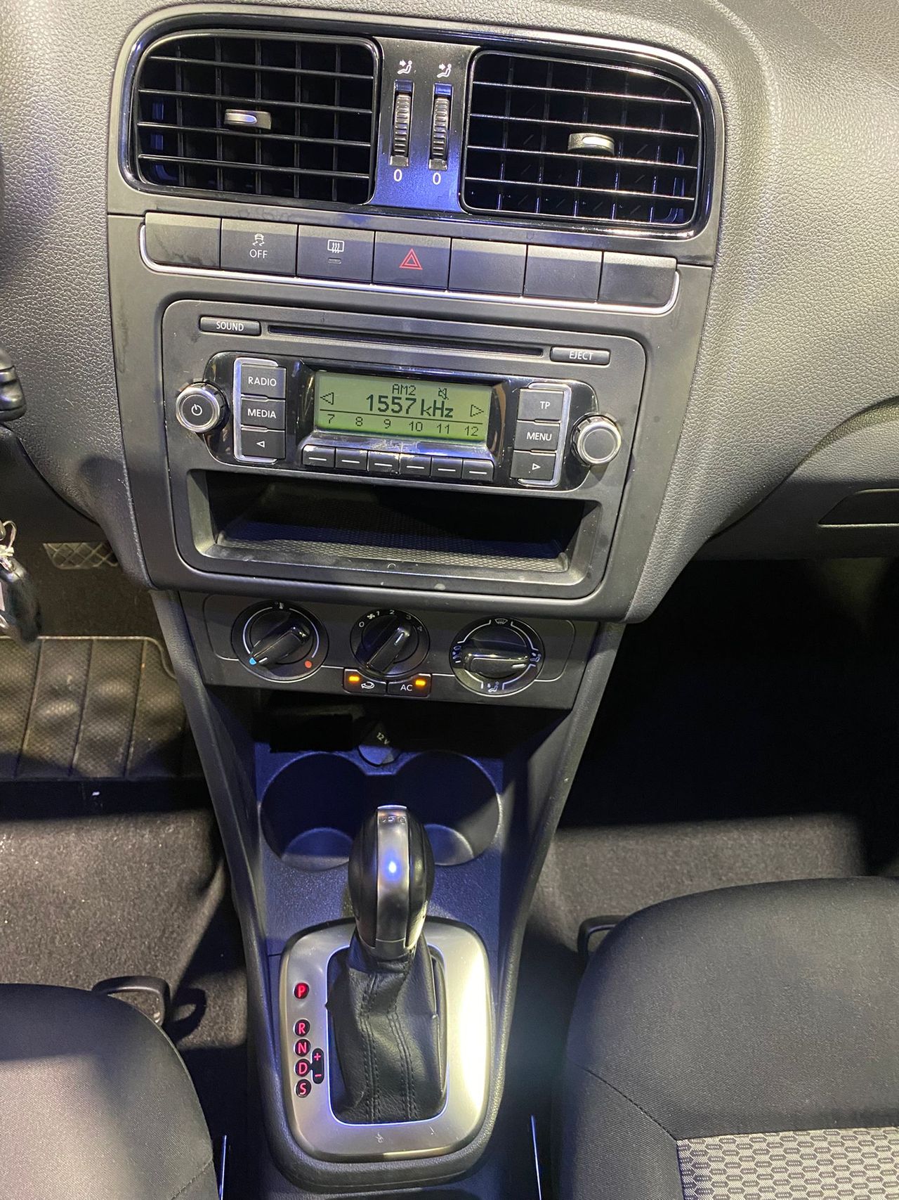 Volkswagen Polo 1.4 85cv DSG Advance - Foto 12