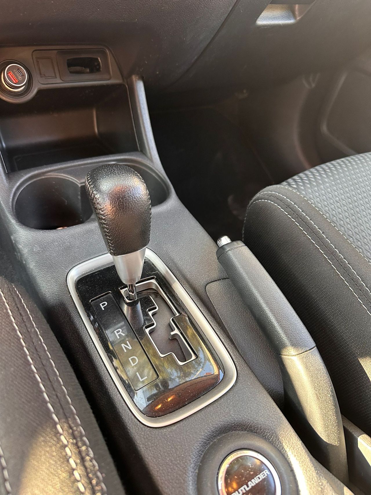 Mitsubishi Outlander 200 MPI Motion CVT 2WD 5 Plazas - Foto 18