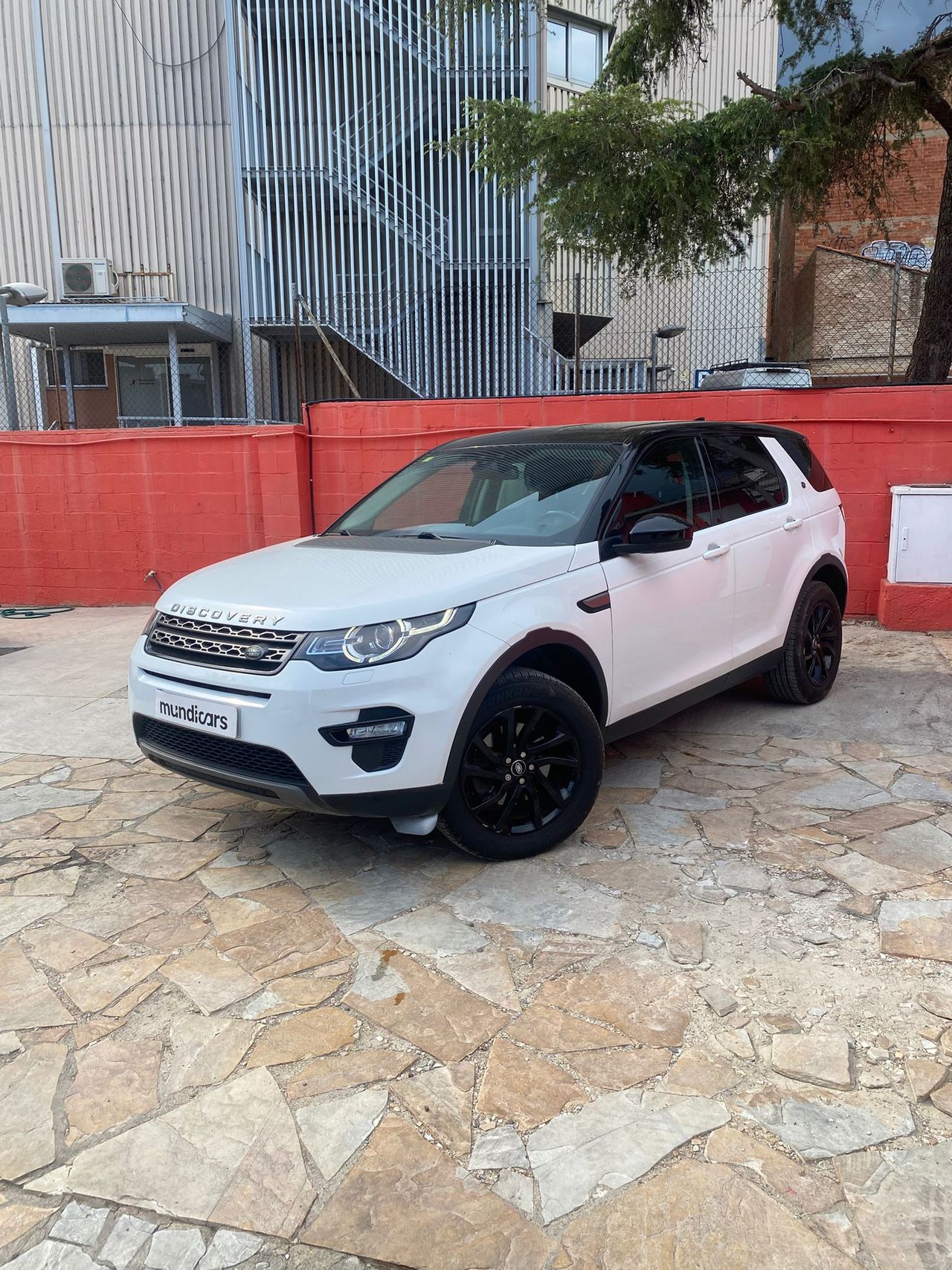 Land-Rover Discovery Sport 2.0L TD4 110kW (150CV) 4x4 SE - Foto 9
