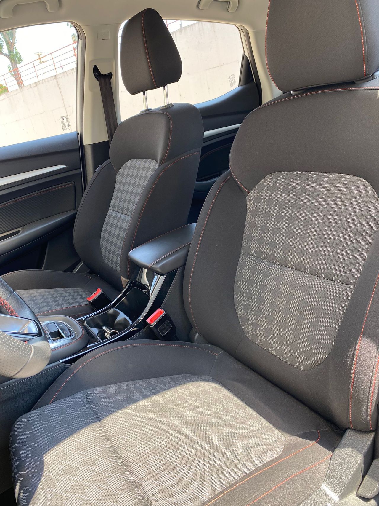 MG ZS 1.0T Comfort Auto - Foto 12