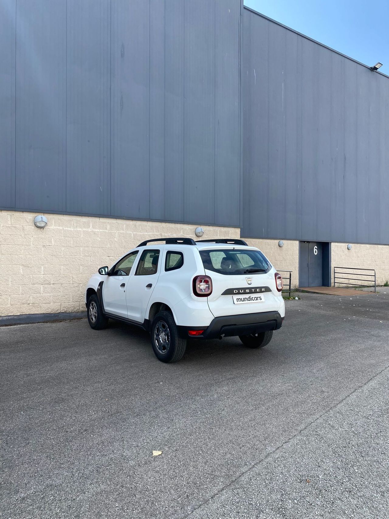 Dacia Duster Essential 1.6 84kW (114CV) 4X2 - Foto 9
