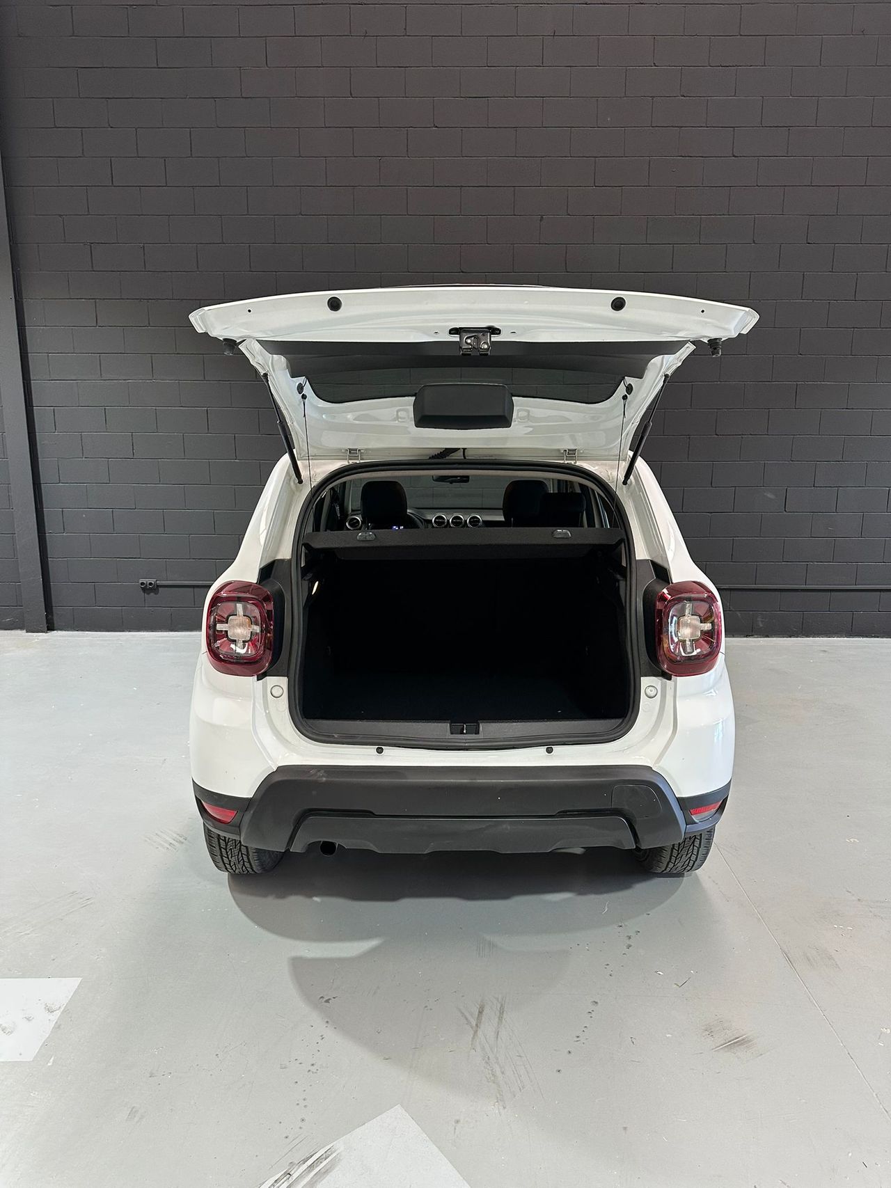 Dacia Duster Essential 1.6 84kW (114CV) 4X2 - Foto 9