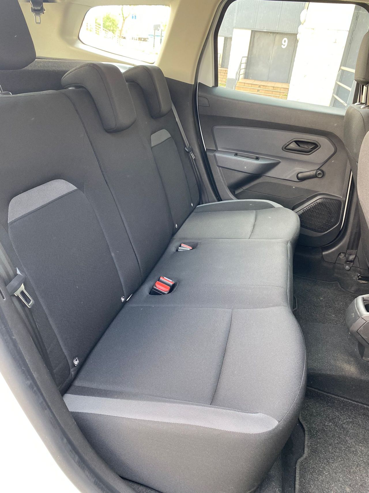 Dacia Duster Essential 1.6 84kW (114CV) 4X2 - Foto 17