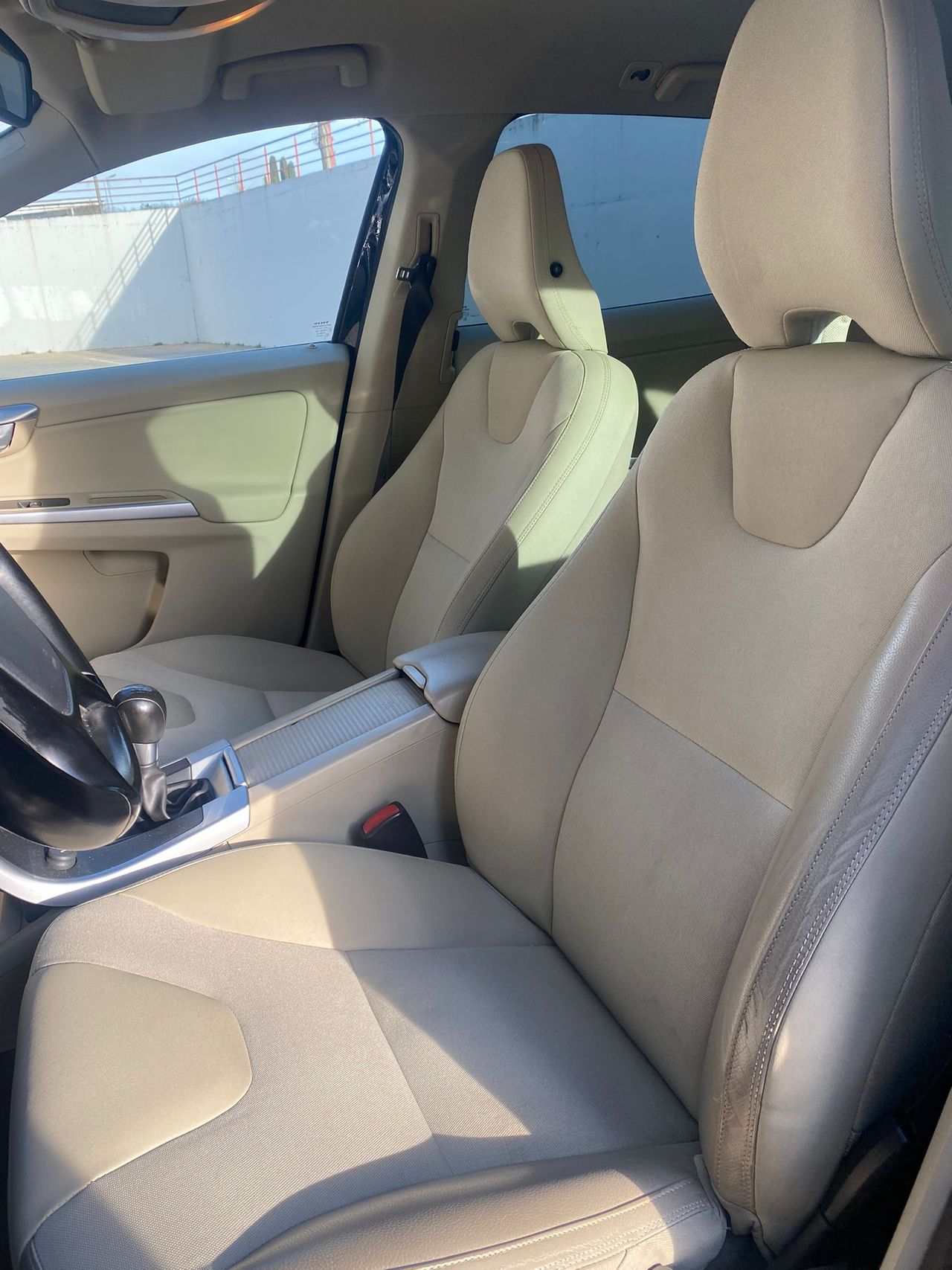 Volvo XC60 2.4 D3 AWD Momentum - Foto 13