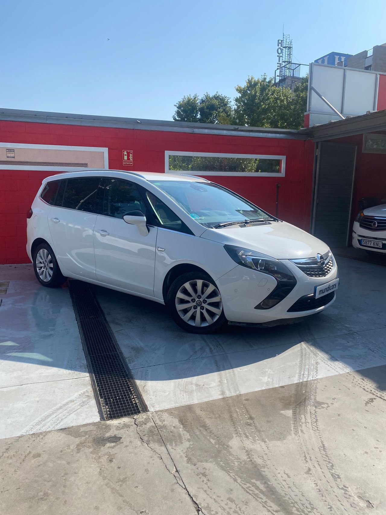 Opel Zafira Tourer    2.0 CDTi 170CV Excellence Auto llanta 17 - Foto 5