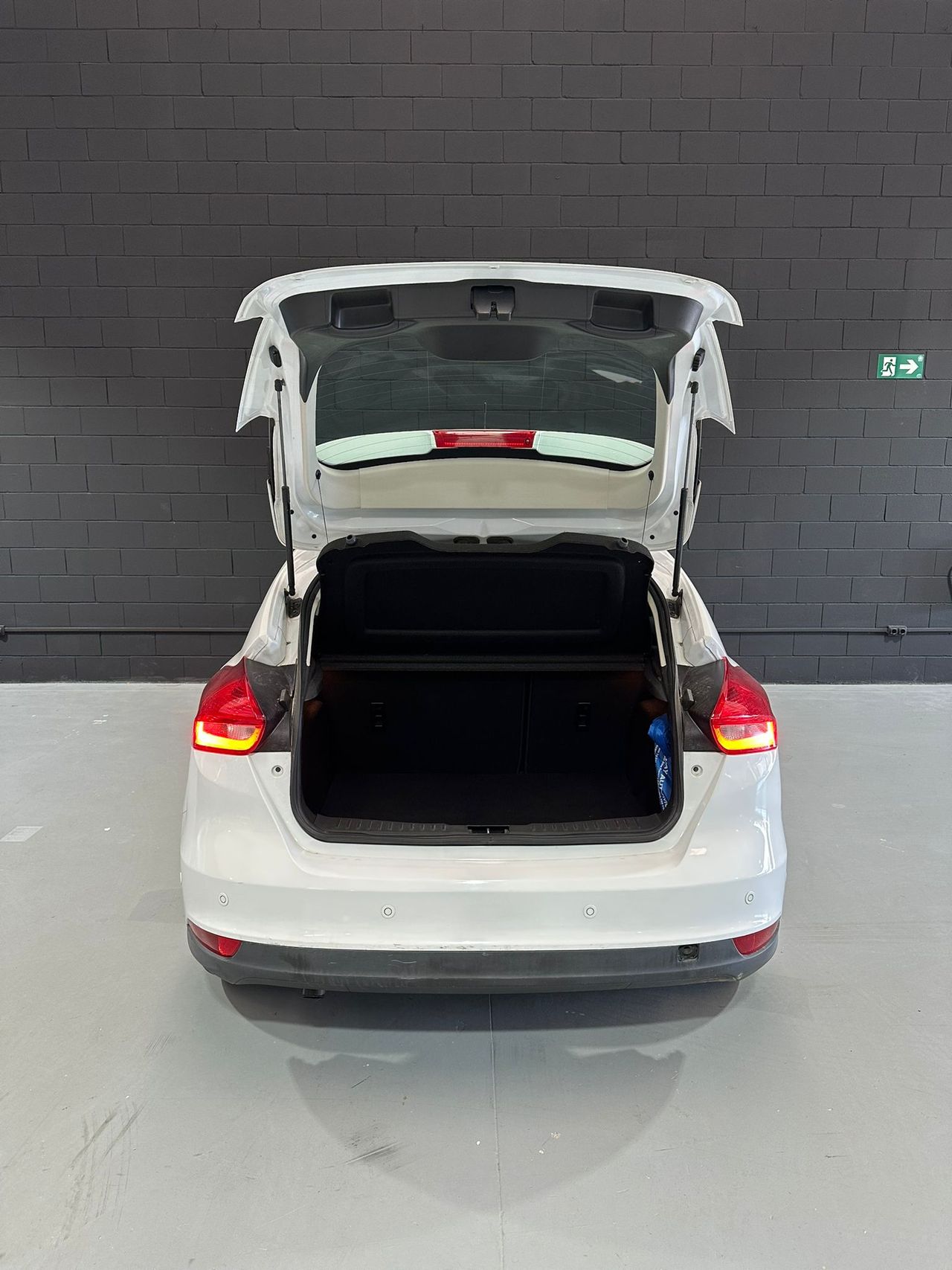 Ford Focus 1.5 TDCi E6 120cv Business - Foto 9