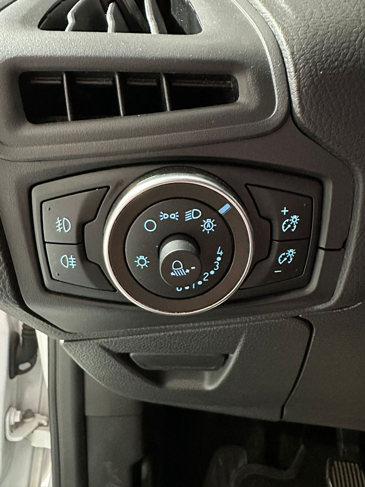 Ford Focus 1.5 TDCi E6 120cv Business - Foto 17