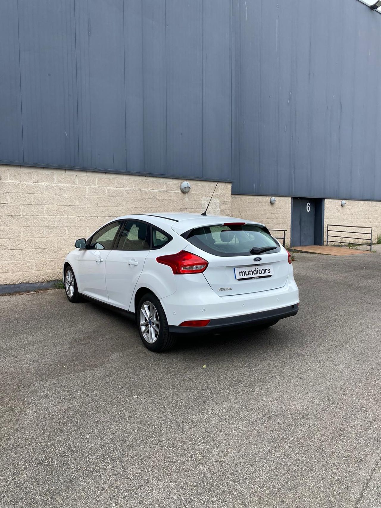 Ford Focus 1.5 TDCi E6 120cv Business - Foto 7