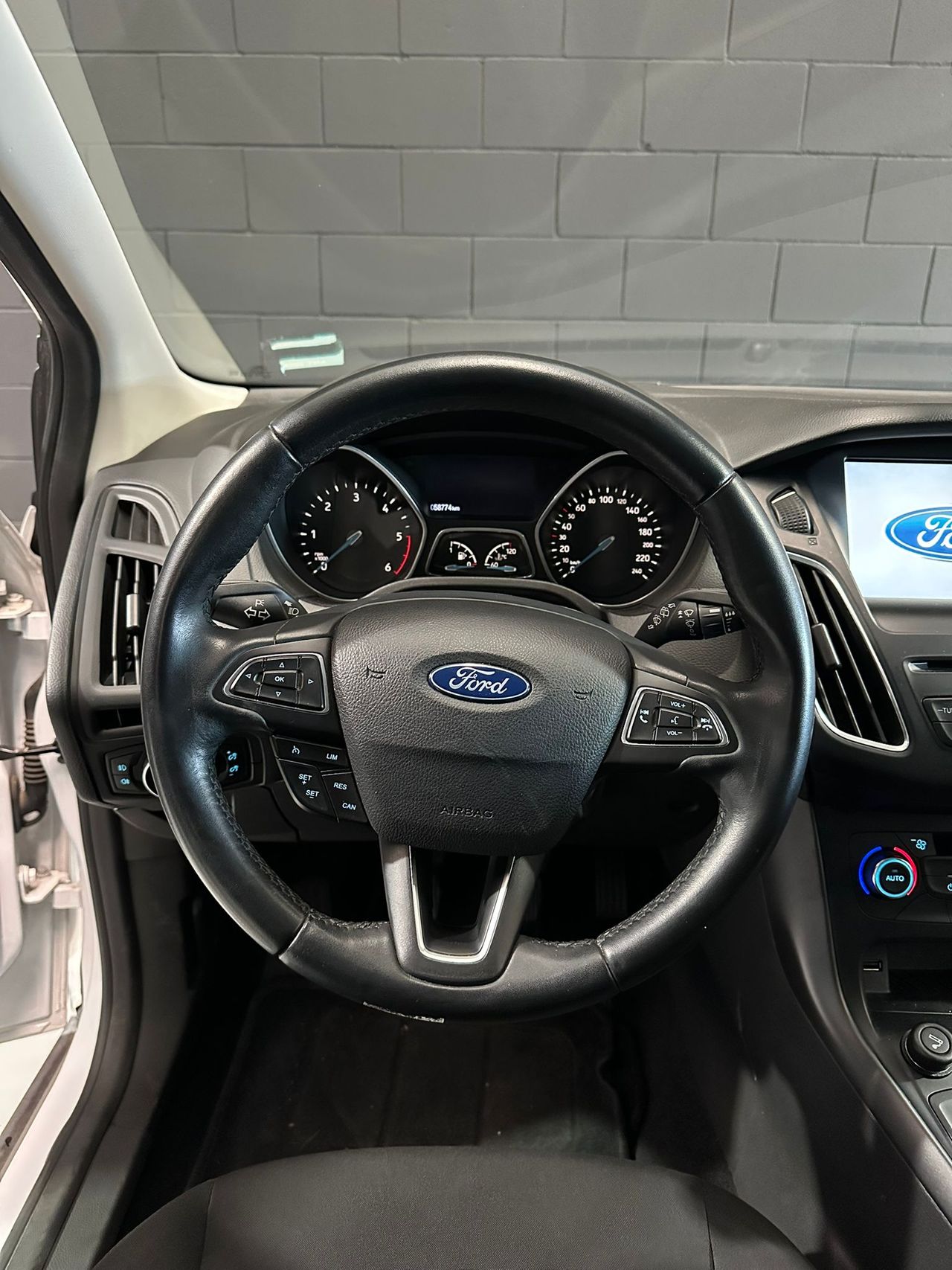 Ford Focus 1.5 TDCi E6 120cv Business - Foto 24