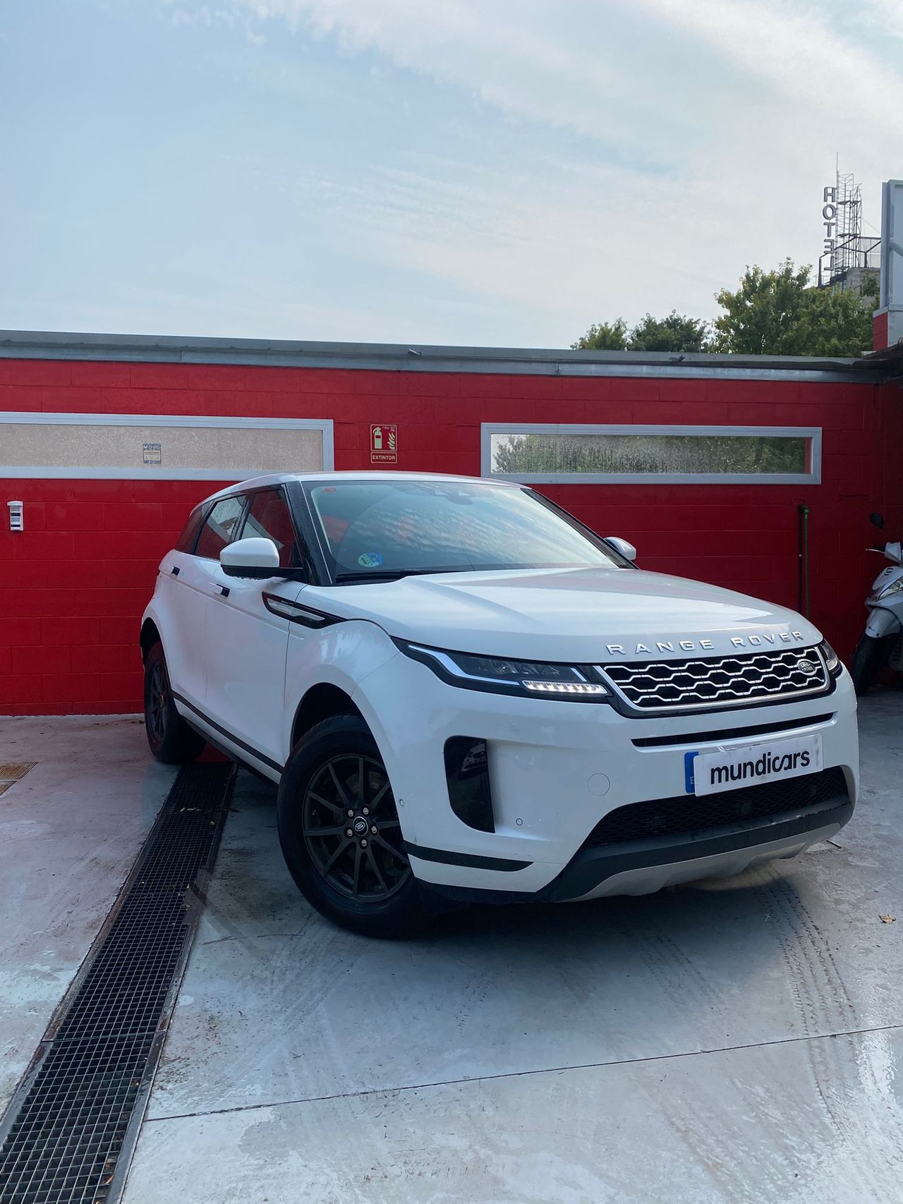 Land-Rover Range Rover Evoque 2.0 D150 HSE AUTO 4WD - Foto 4